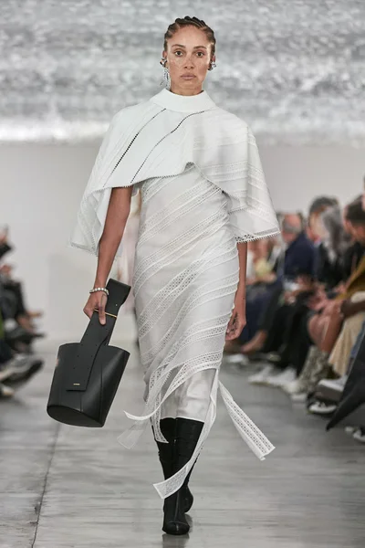 Look 57